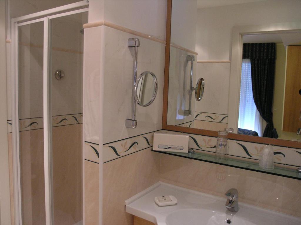Superior One-Bedroom Apartment (2 Adults)